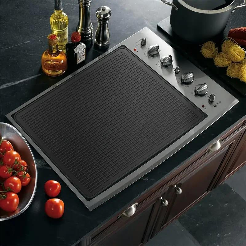 Heat Resistant Silicone Stove Cover Mat | Non-Slip Counter Protector, Waterproof & Easy to Clean
