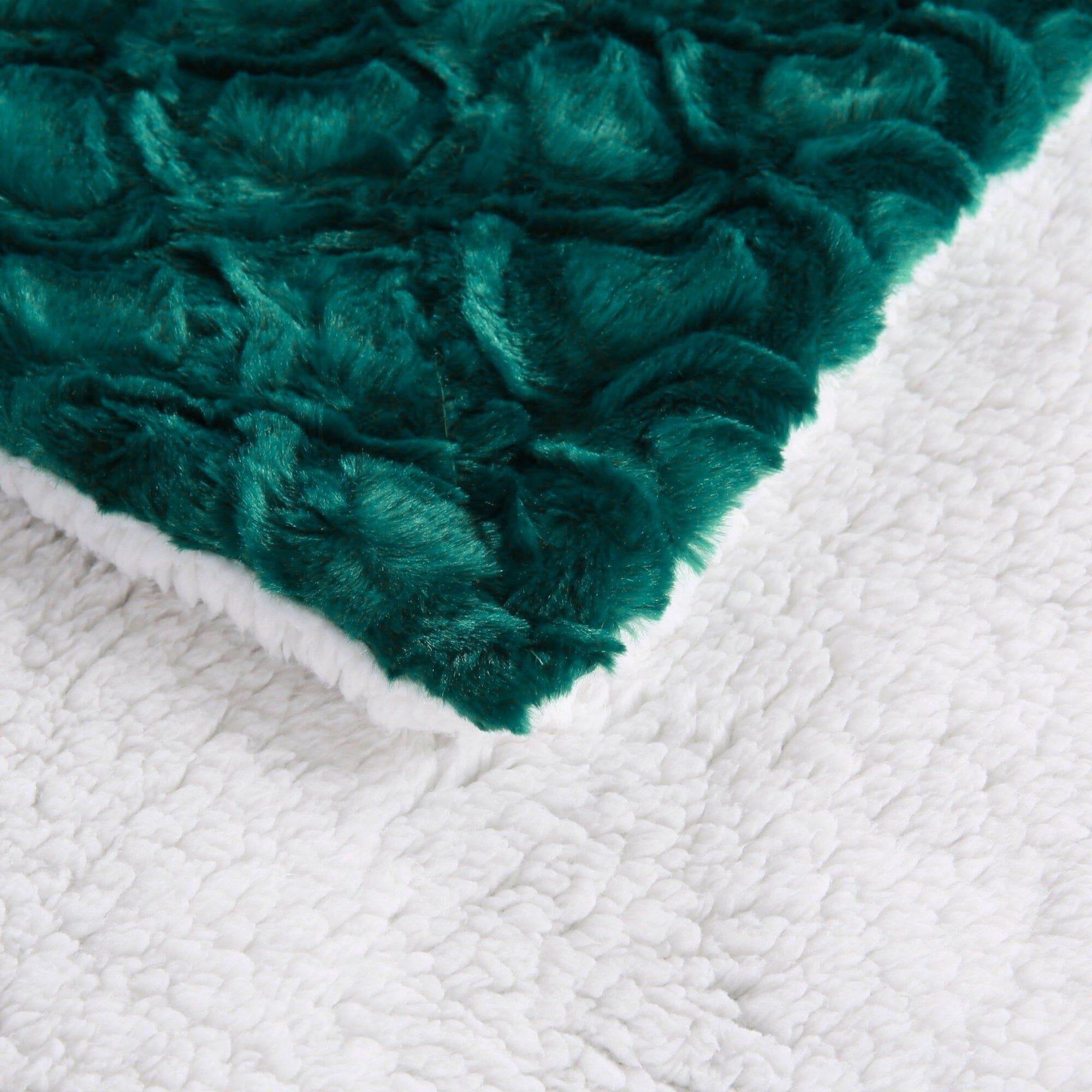 DaDa Bedding Mermaid Scale Emerald Green & Teal Faux Fur Sherpa Throw Blanket