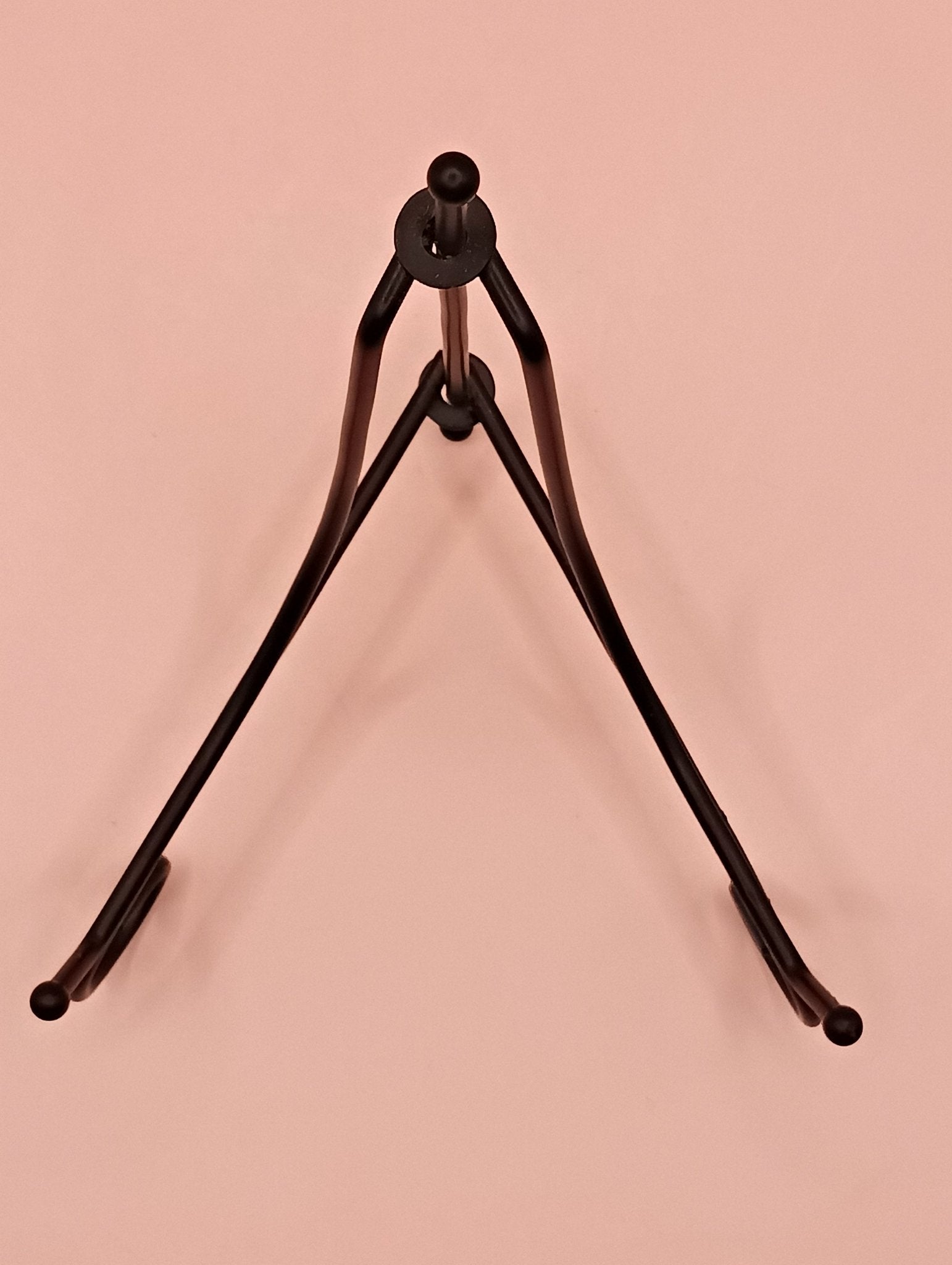 Black Metal Display Easel