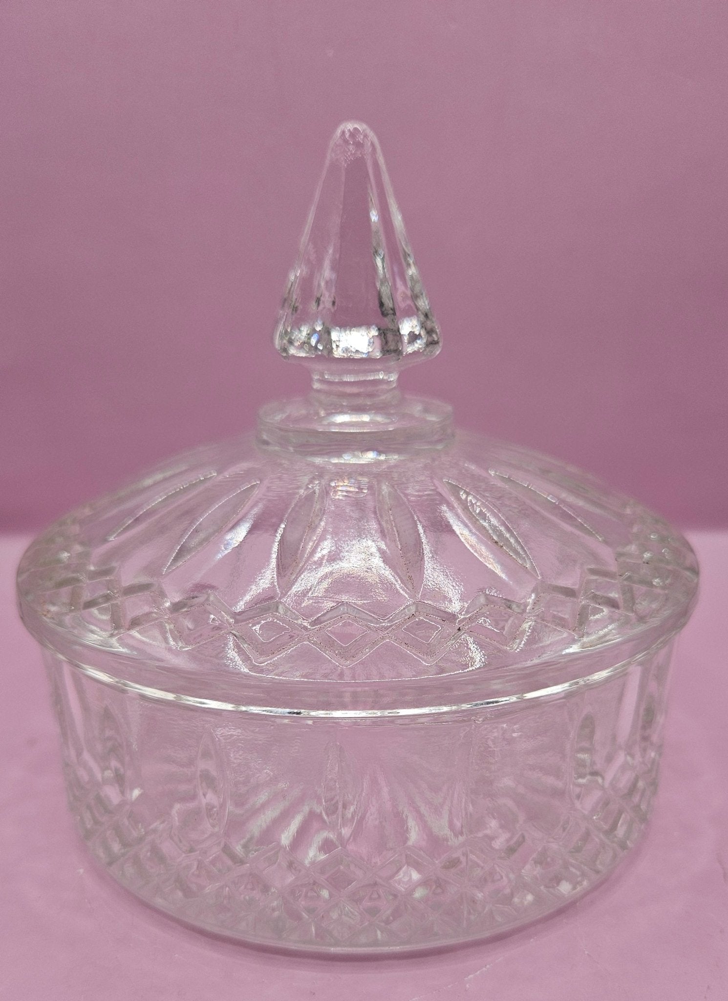 Vintage Clear Glass Candy Dish with Lid – Elegant Cut Glass Trinket Box (6"x6")